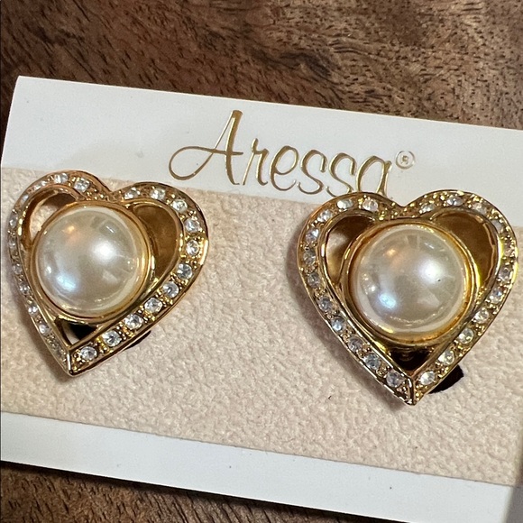 Vintage Pearl Gold Tone Jewelry Lot with Clip Earrings Necklace Brooch Hair Clip - Picture 5 of 9